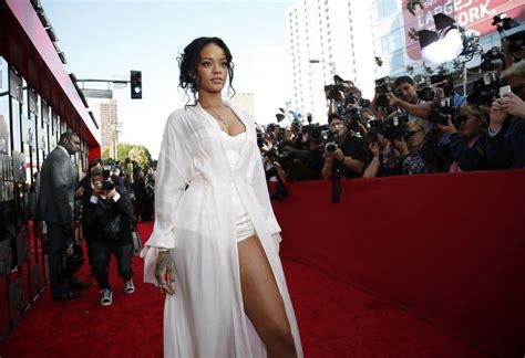 Nude photos of singer Rihanna leaked on internet